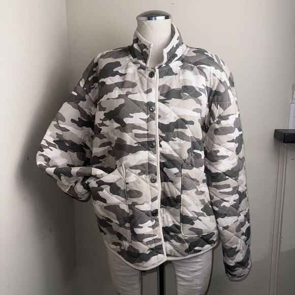 NWT Kensie Jeans Lightweight Camouflage Quilted Snap Front Jacket Sz Medium - Picture 1 of 11